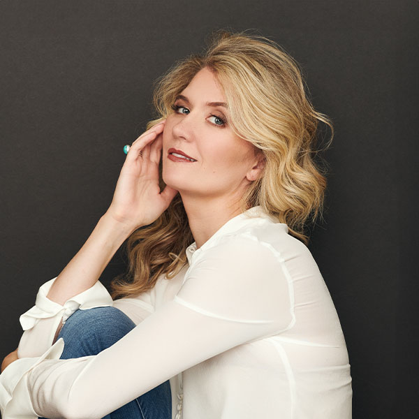 Scarlett Strallen, featured vocalist